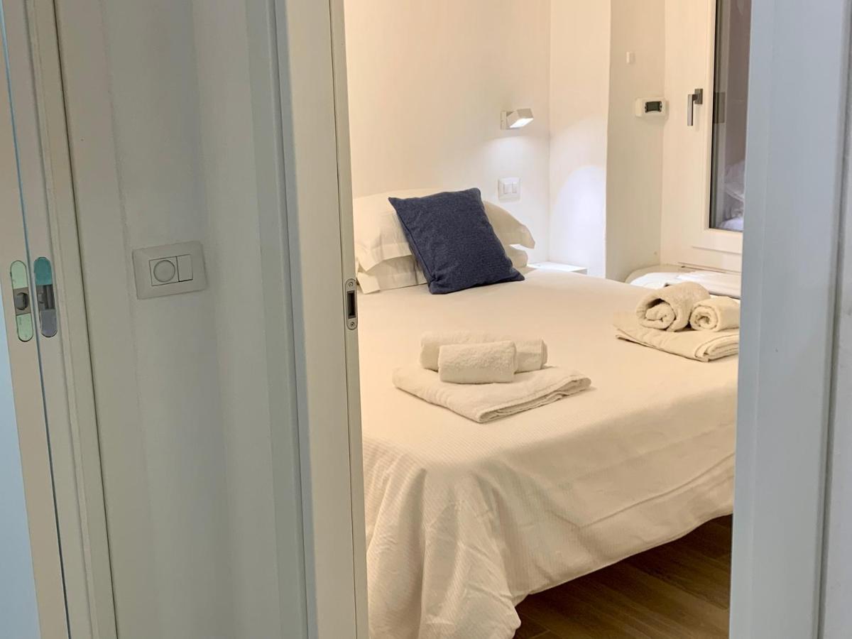 La Casa Di Ale Nel Centro Storico Di Cagliari Apartment Luaran gambar