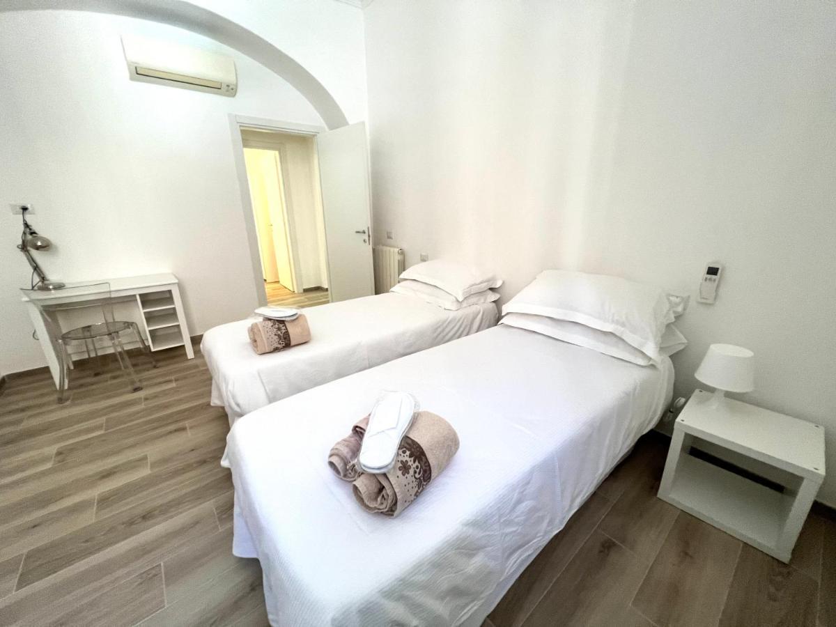 La Casa Di Ale Nel Centro Storico Di Cagliari Apartment Luaran gambar