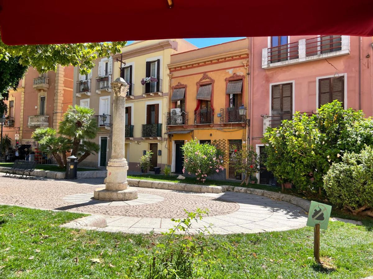 La Casa Di Ale Nel Centro Storico Di Cagliari Apartment Luaran gambar