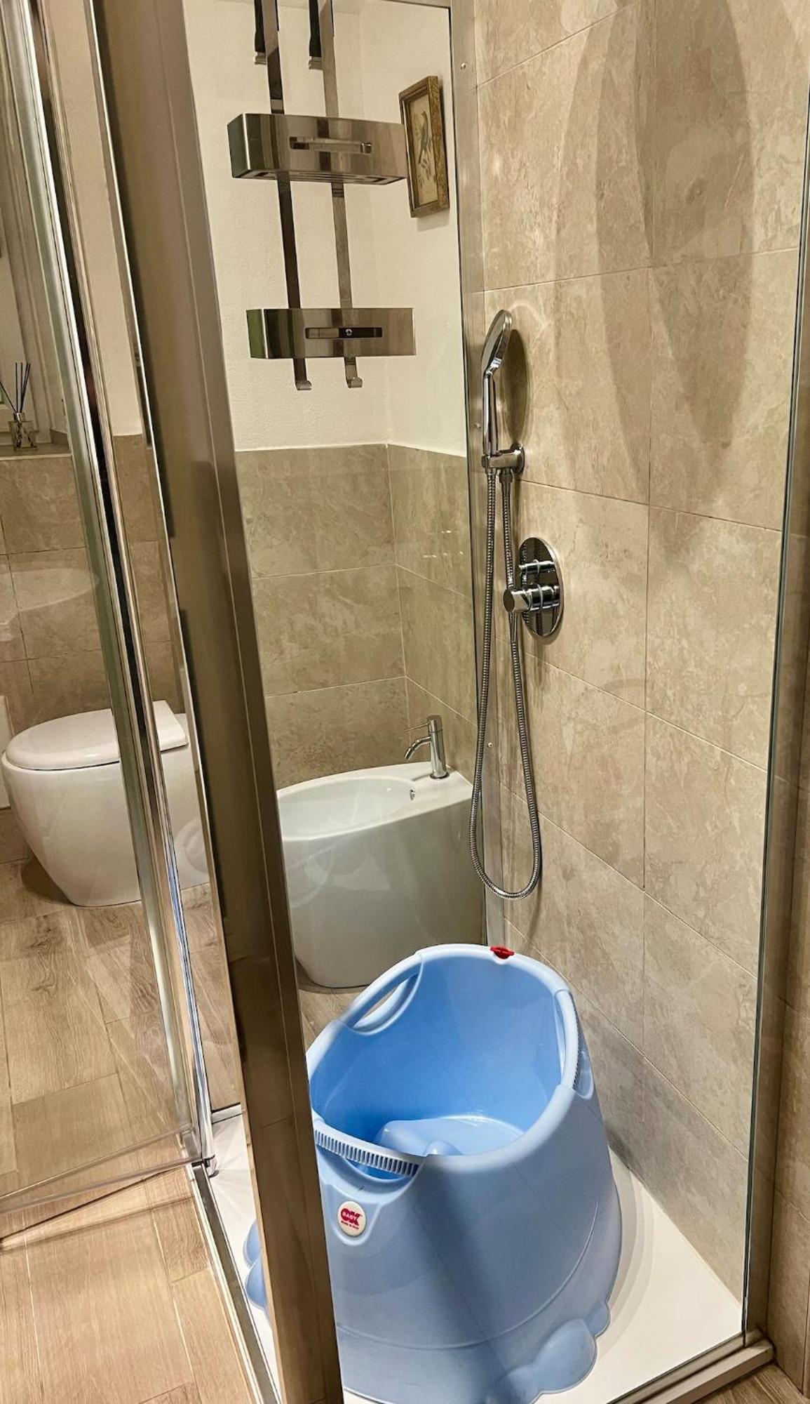 La Casa Di Ale Nel Centro Storico Di Cagliari Apartment Luaran gambar