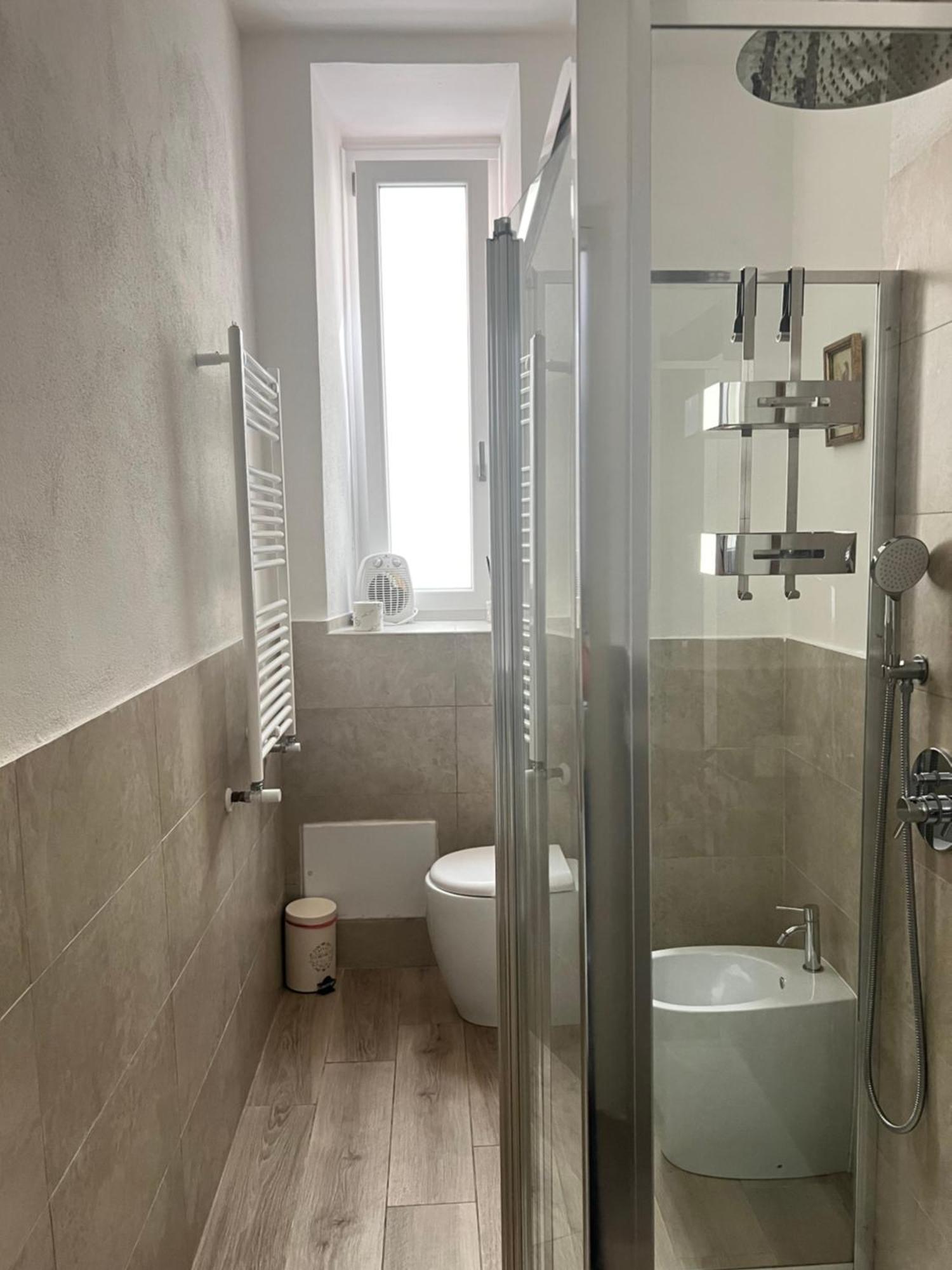 La Casa Di Ale Nel Centro Storico Di Cagliari Apartment Luaran gambar